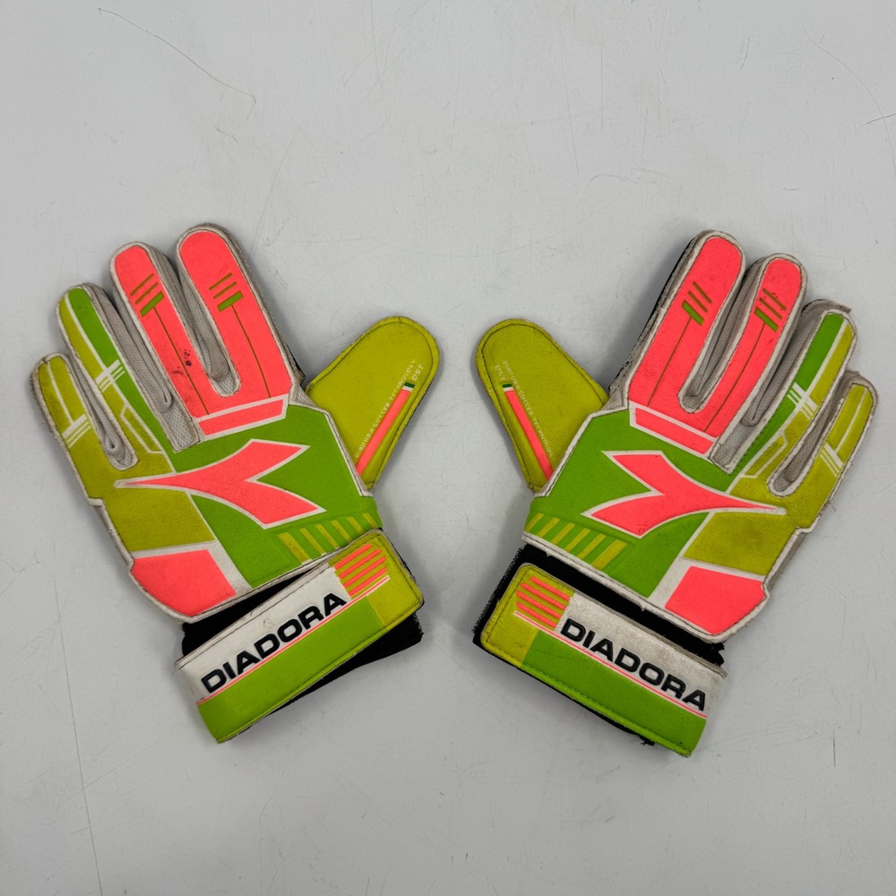 Diadora Verona Goalkeeper Soccer Gloves Youth Adult‎ Neon Green Pink